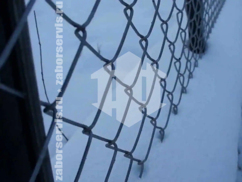 Забор из сетки рабицы на ленточном фундаменте 150 метров