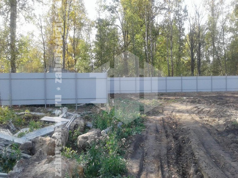 Забор из профнастила с бетонированием столбов 210 метров