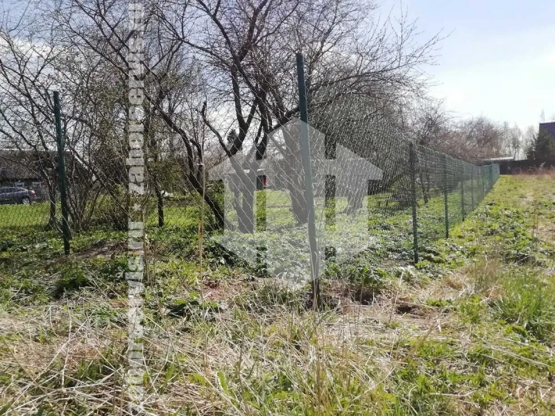 Забор из сетки рабицы в натяг с протяжкой арматуры 15 соток